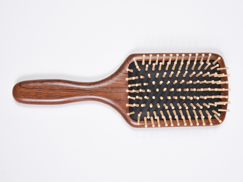 Cepillo de pelo ecológico con cojín de paleta de bambú