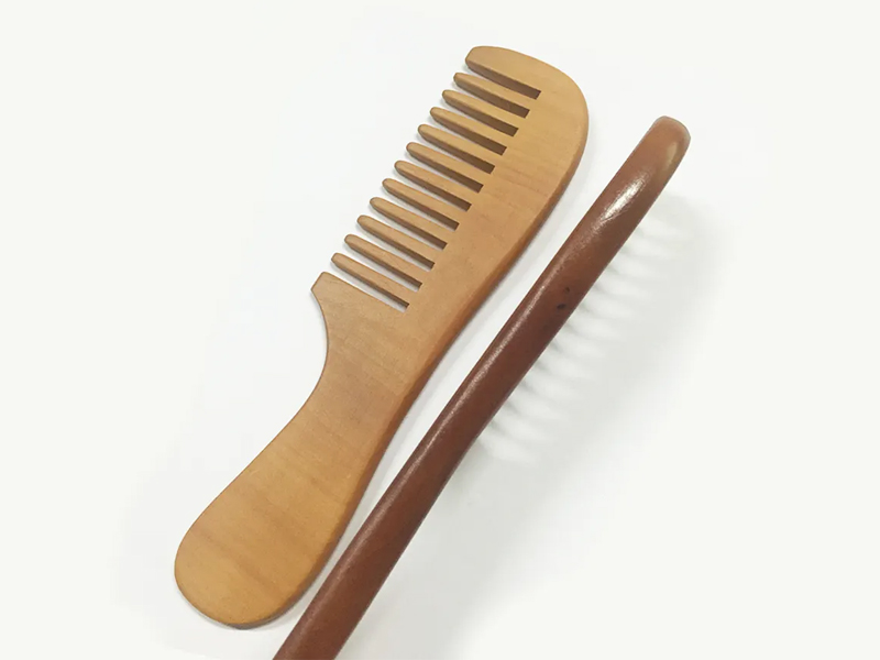 Mini peine de bambú de dientes anchos de madera