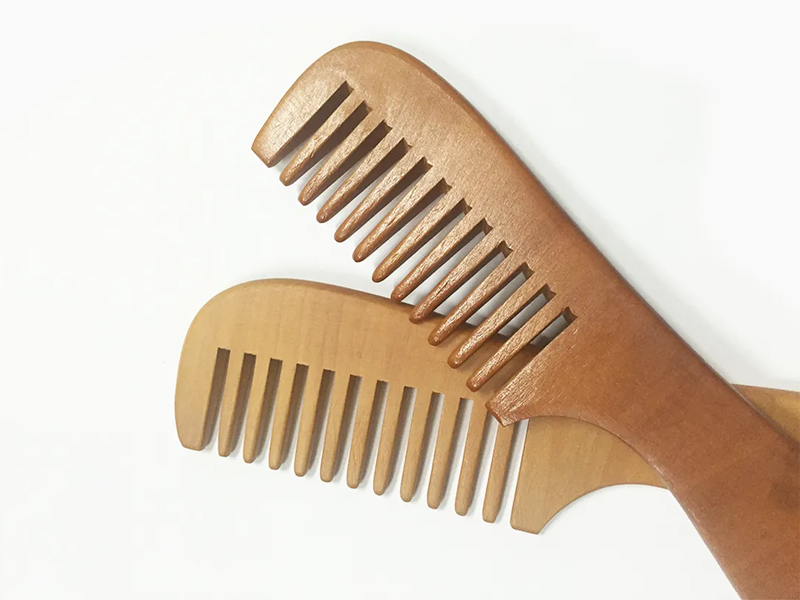 Mini peine de bambú de dientes anchos de madera