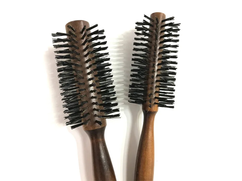 Cepillo de pelo sintético redondo con tinte de cerdas de bambú
