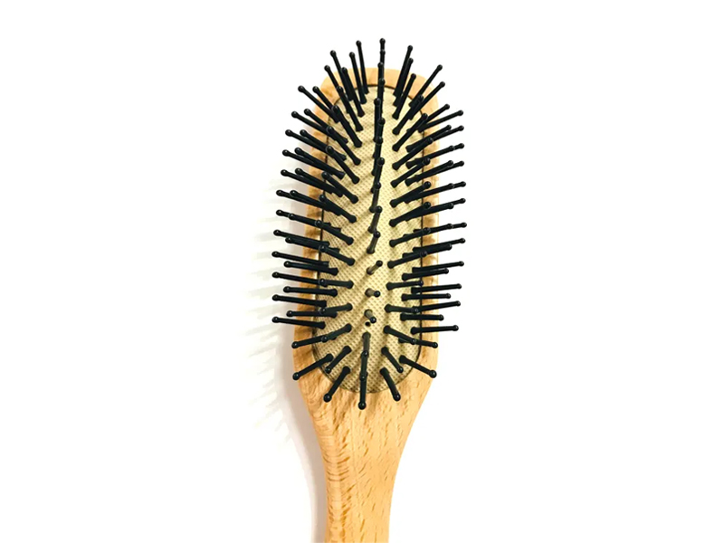 Cepillo de pelo con cojín de madera natural
