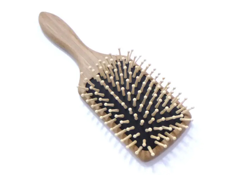 Cepillo de pelo desenredante de bambú