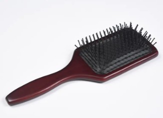 ¿Cuáles son las funciones del cepillo de pelo de madera y bambú?